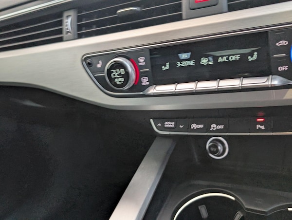 Used Audi A4 2018 for sale - 76215286: Photo 40