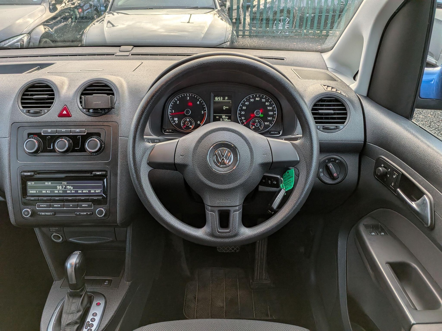 Used Volkswagen Caddy Maxi Life 2015 for sale - 77376576: Photo 21