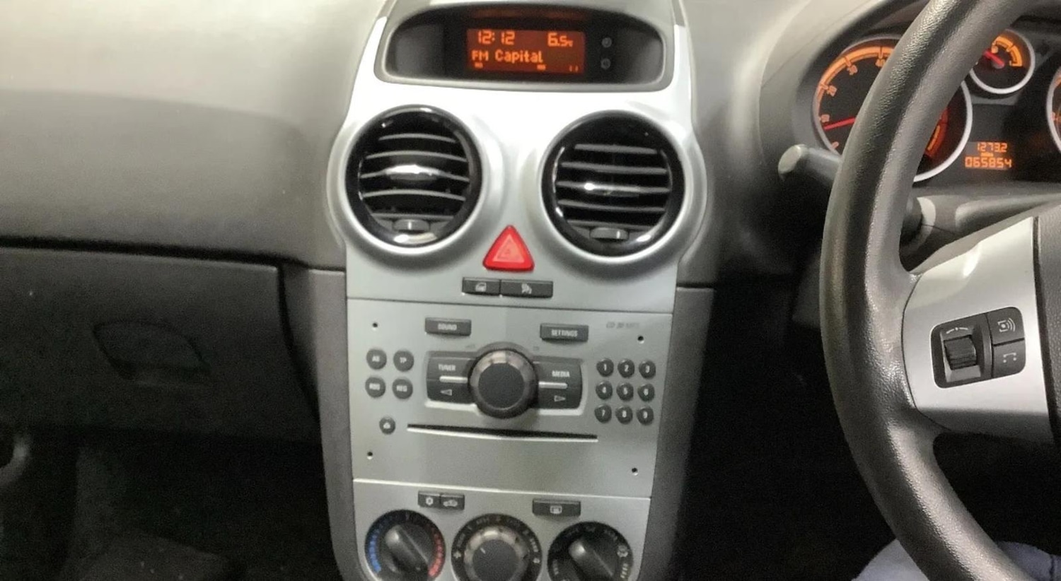 Used Vauxhall Corsa 2013 for sale - 76670937: Photo 10