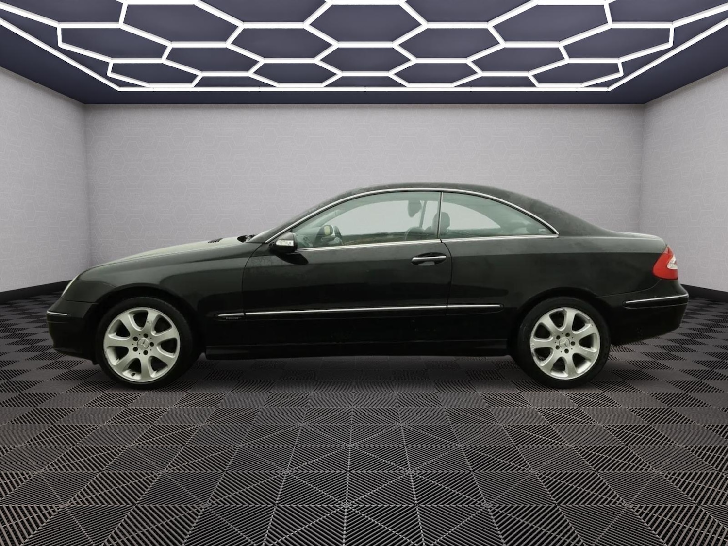 Used Mercedes-Benz CLK 2004 for sale - 77335807: Photo 6