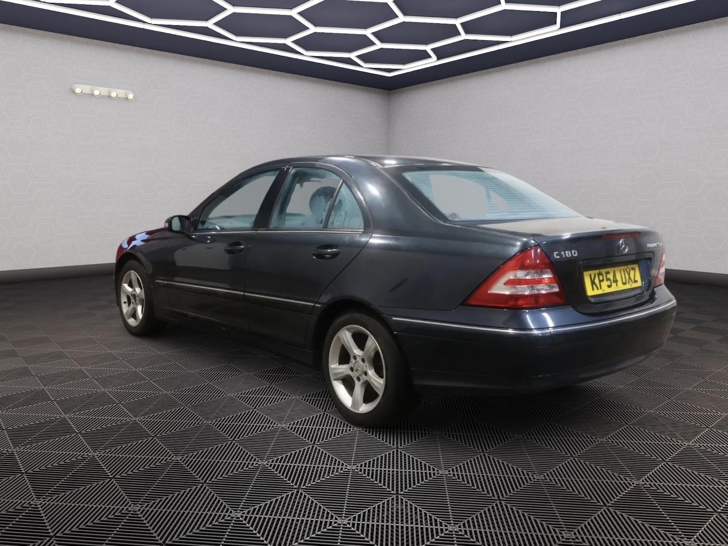 Used Mercedes-Benz C Class 2004 for sale - 77597638: Photo 4