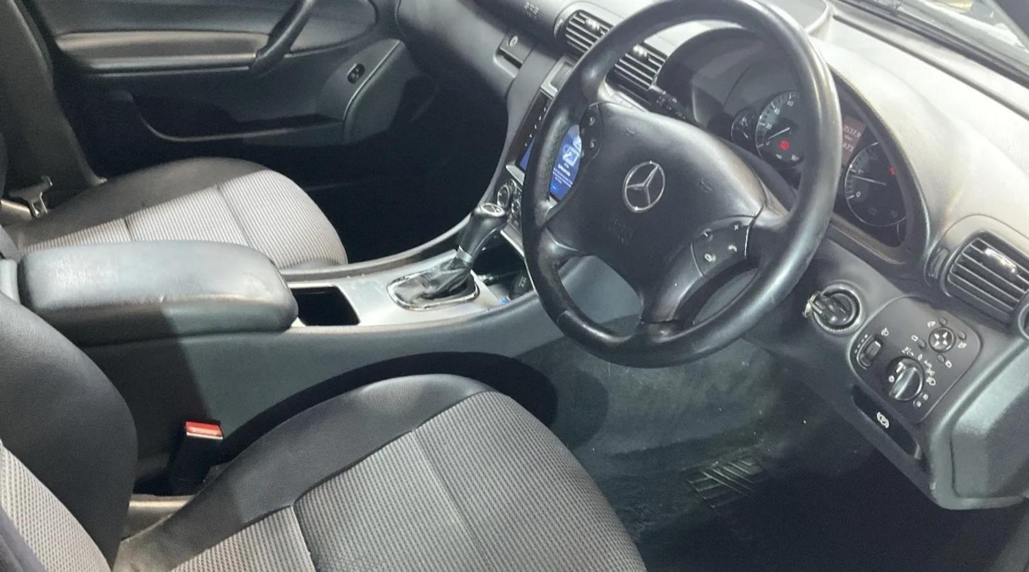 Used Mercedes-Benz C Class 2004 for sale - 77597638: Photo 7