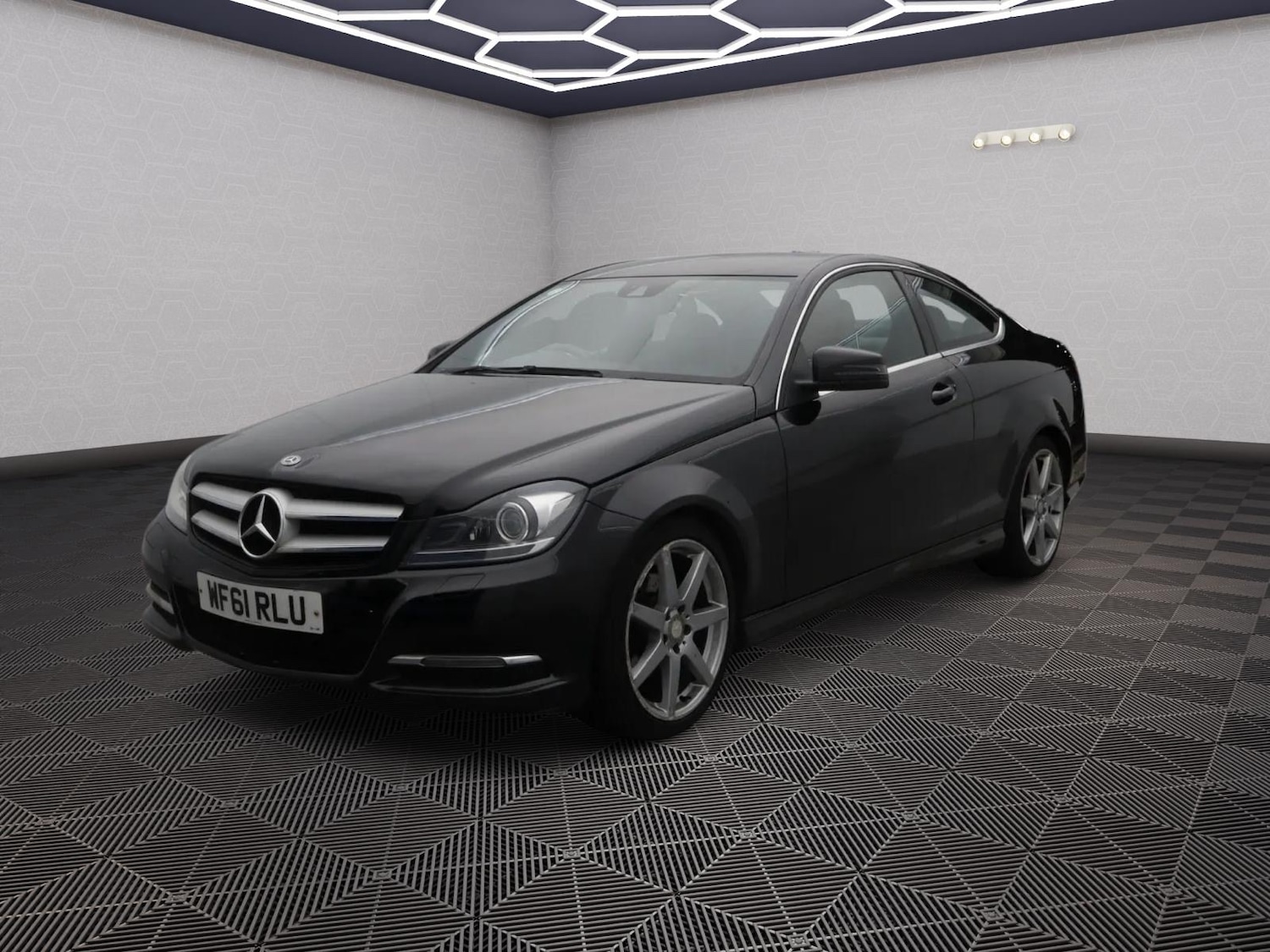 Used Mercedes-Benz C Class 2011 for sale - 77242030: Photo 3