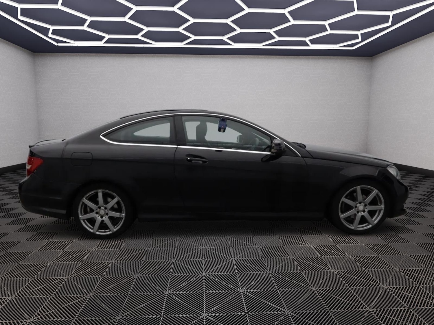 Used Mercedes-Benz C Class 2011 for sale - 77242030: Photo 5