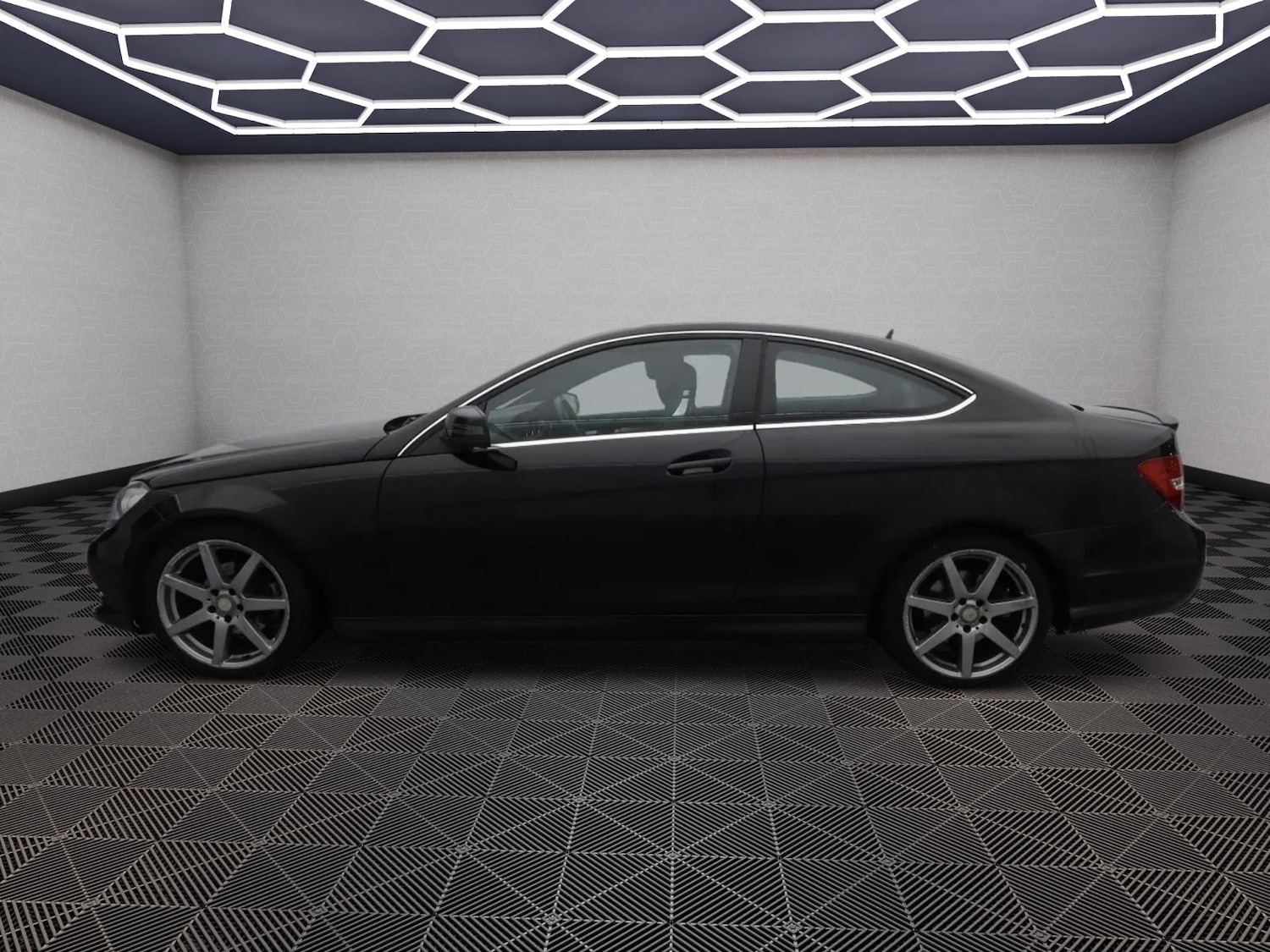 Used Mercedes-Benz C Class 2011 for sale - 77242030: Photo 6