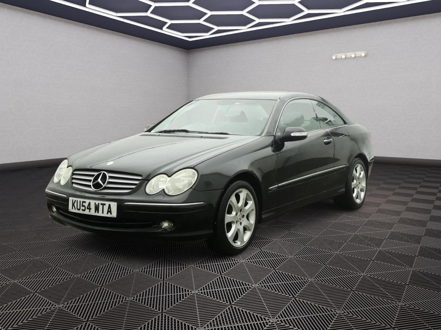 Used Mercedes-Benz CLK 2004 for sale - 77242027: Photo 3