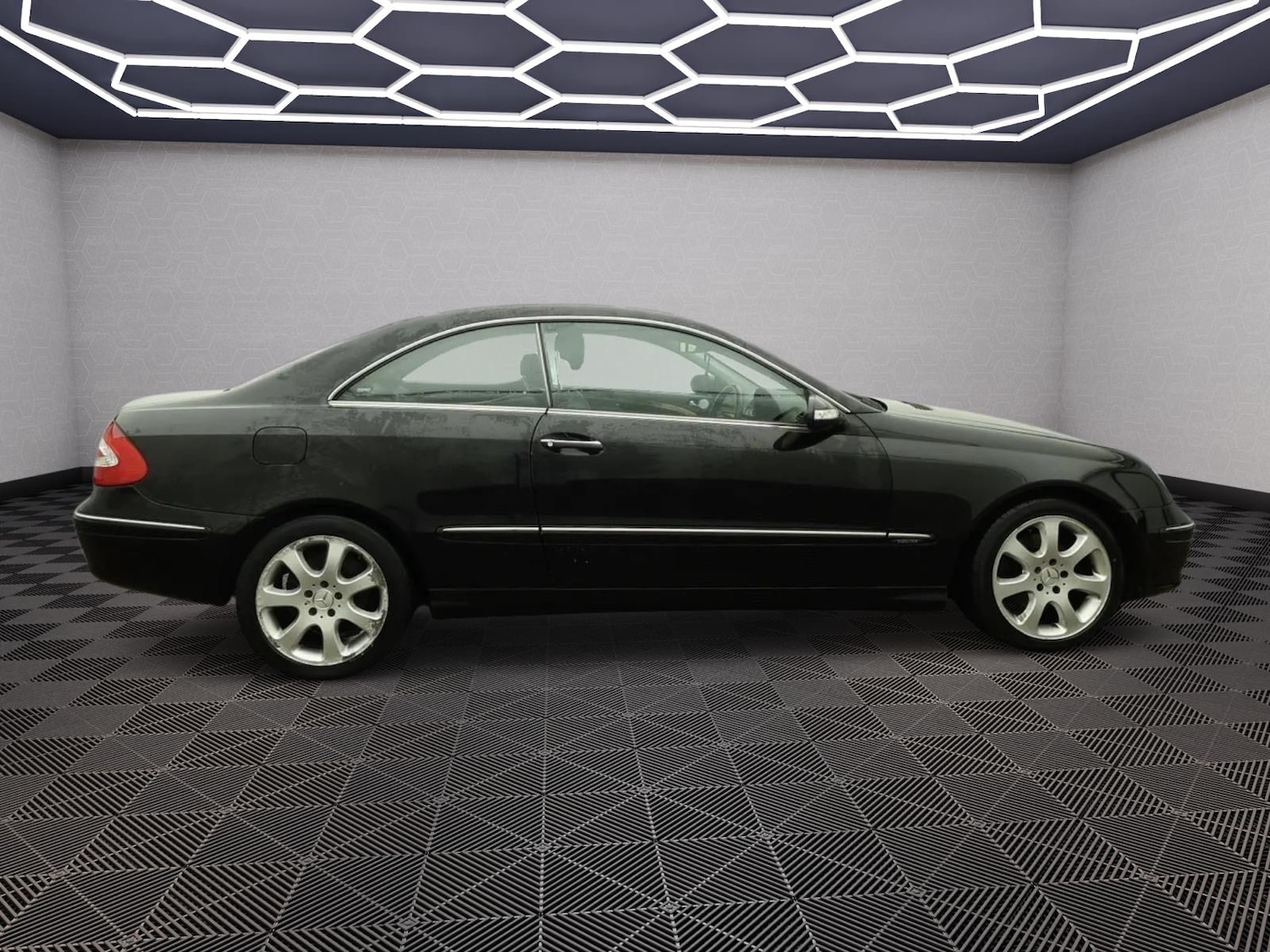 Used Mercedes-Benz CLK 2004 for sale - 77242027: Photo 5