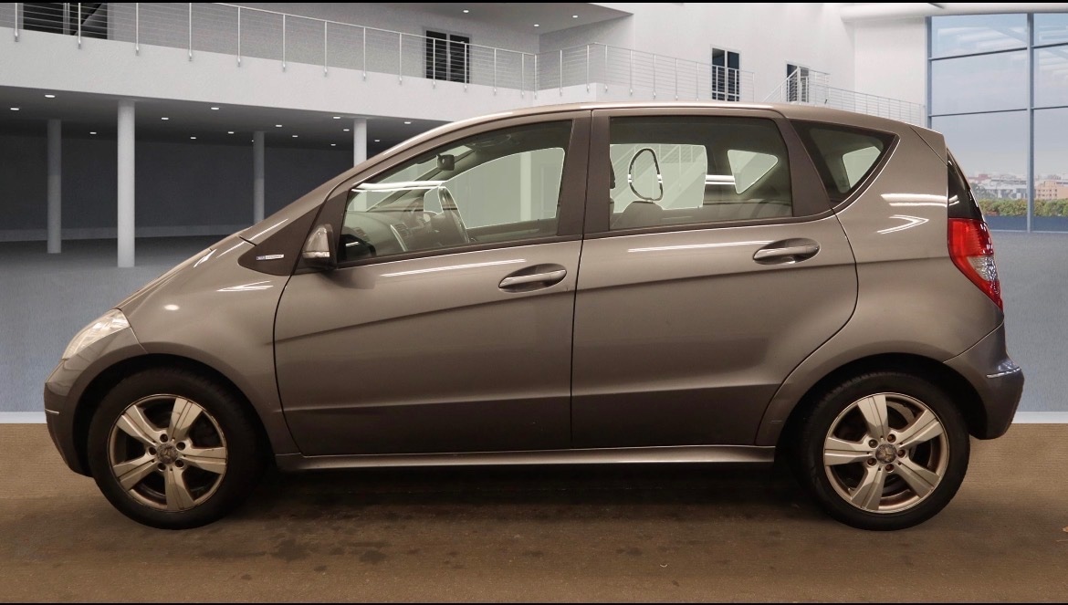 Used Mercedes-Benz A-Class 2011 for sale - 76446361: Photo 6