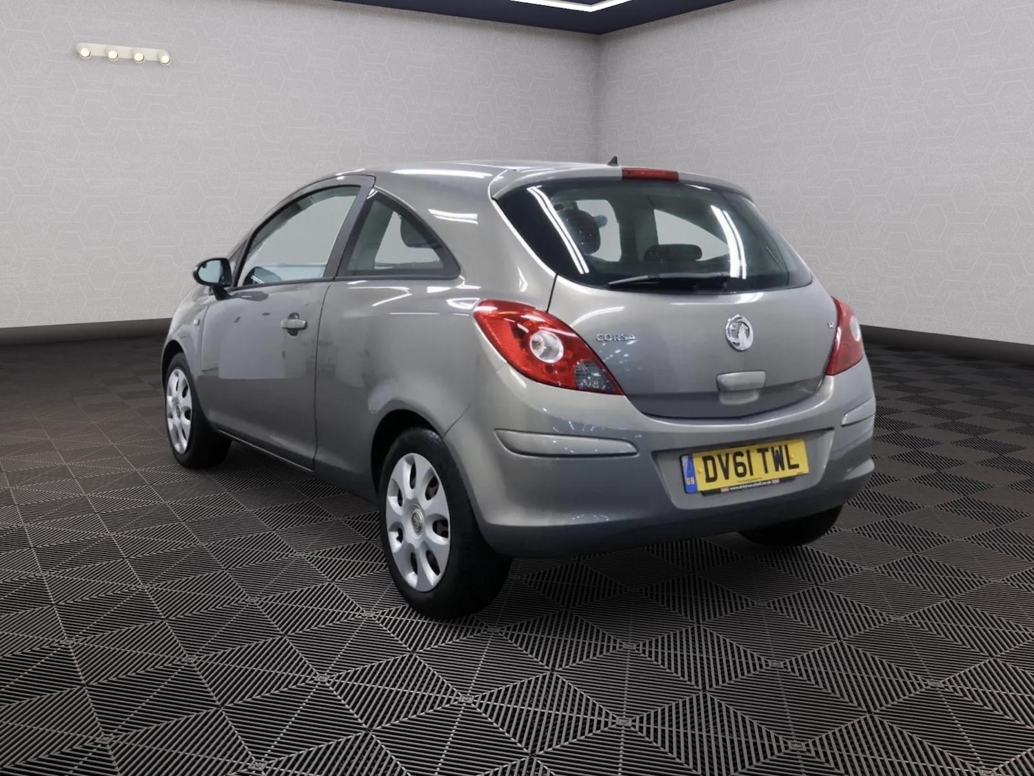 Used Vauxhall Corsa 2011 for sale - 76752374: Photo 4