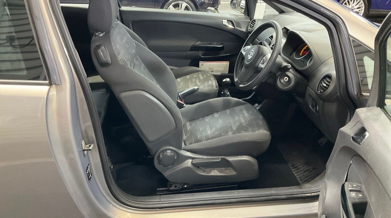 Used Vauxhall Corsa 2011 for sale - 76752374: Photo 8