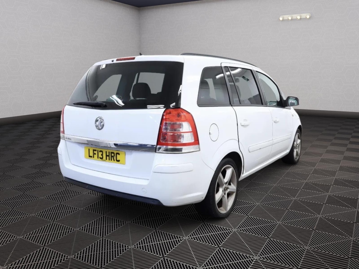 Used Vauxhall Zafira 2013 for sale - 76570821: Photo 2