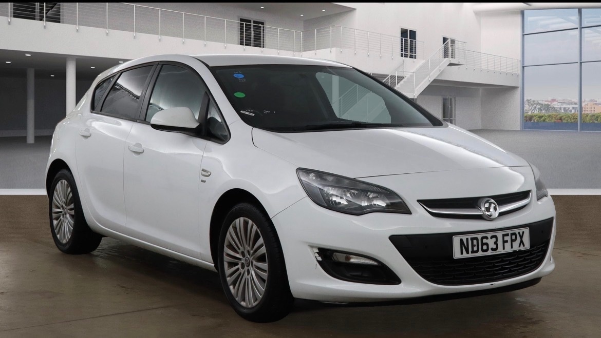 Used Vauxhall Astra 2013 for sale - 76446132: Photo 1