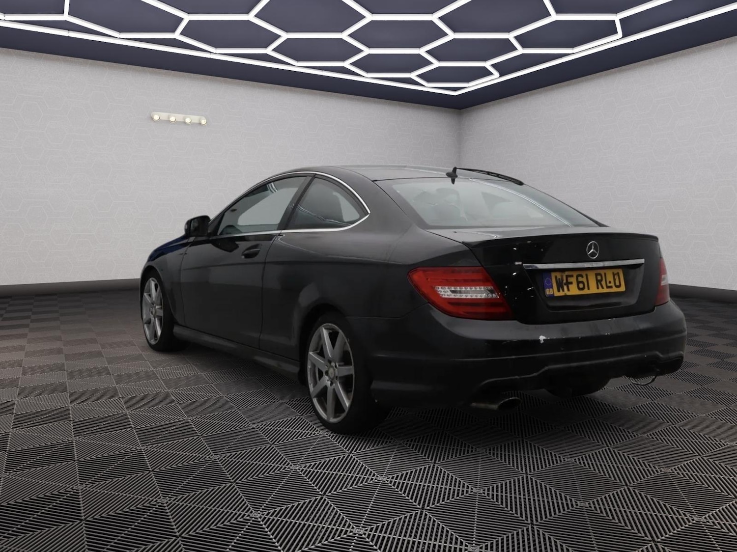 Used Mercedes-Benz C Class 2011 for sale - 77335806: Photo 4