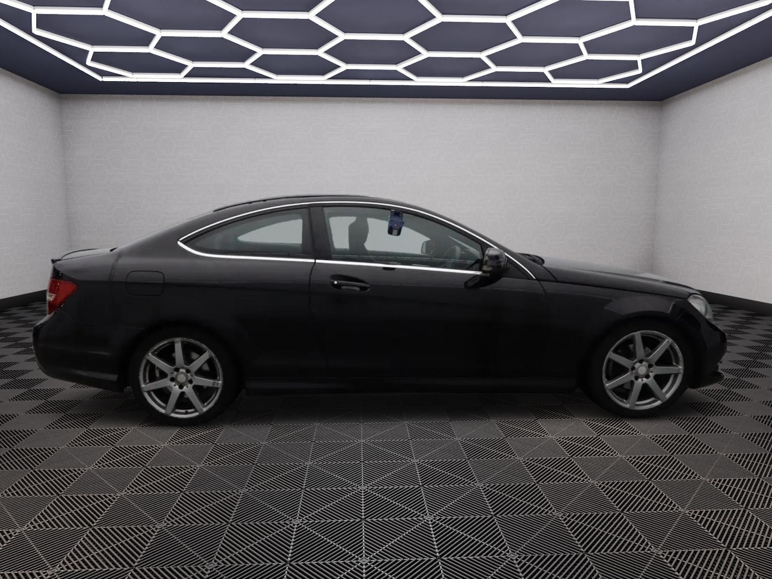 Used Mercedes-Benz C Class 2011 for sale - 77335806: Photo 5