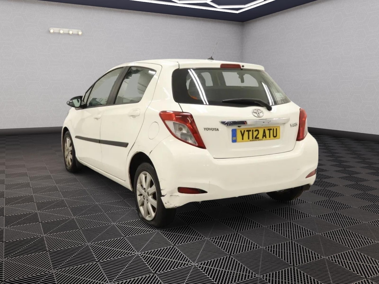 Used Toyota Yaris 2012 for sale - 77201074: Photo 4