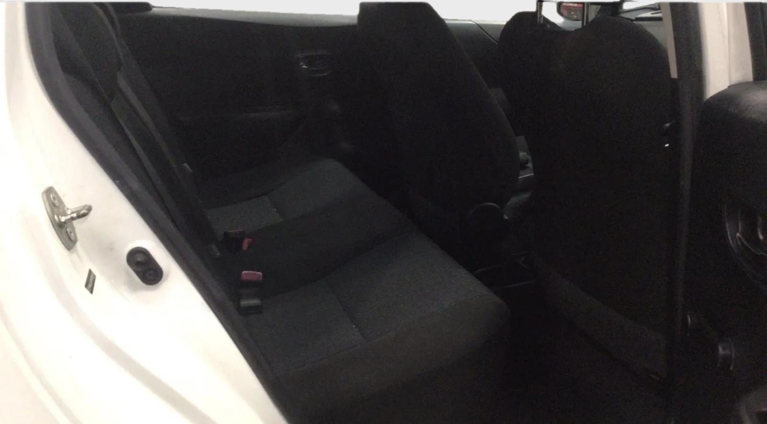 Used Toyota Yaris 2012 for sale - 77201074: Photo 8