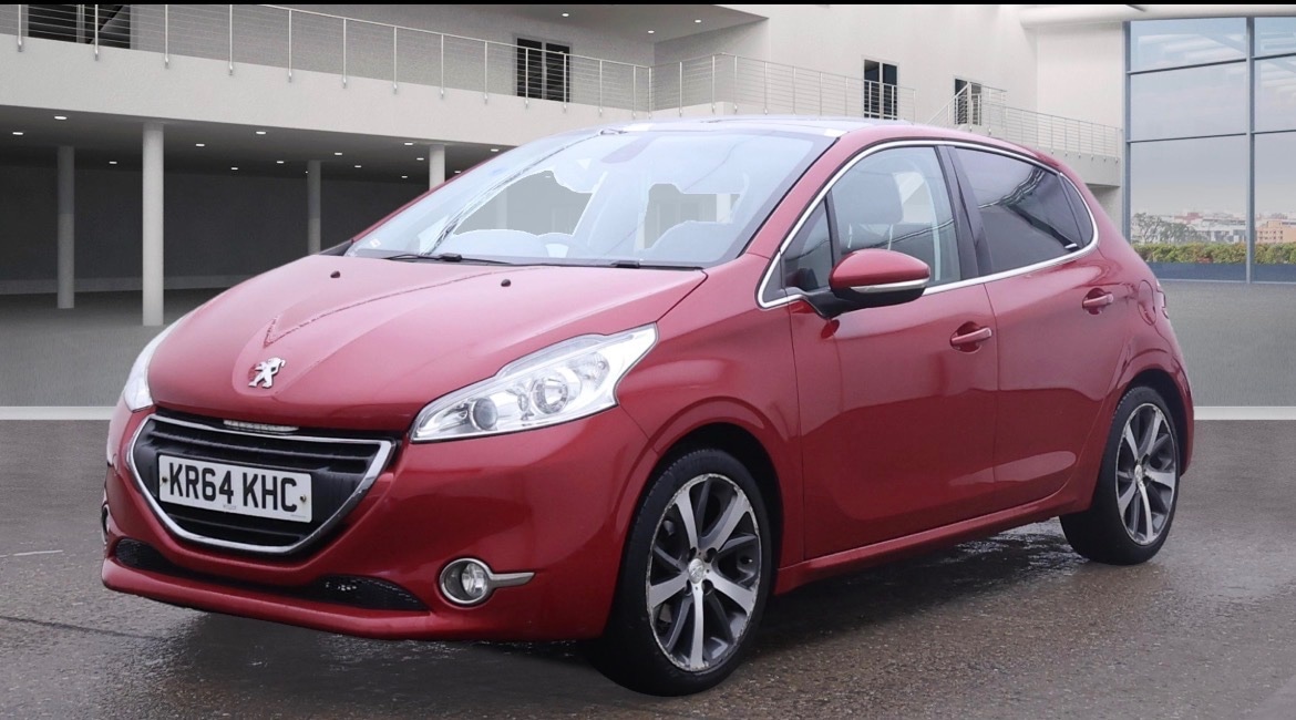 Used Peugeot 208 2014 for sale - 76369557: Photo 2