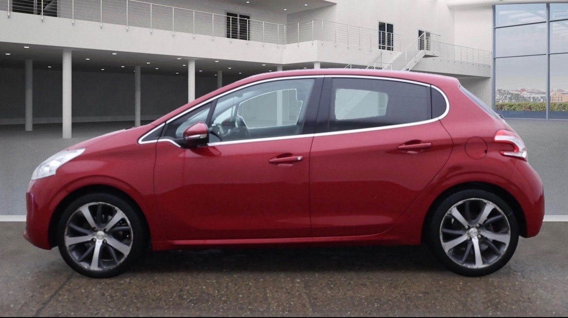 Used Peugeot 208 2014 for sale - 76369557: Photo 6