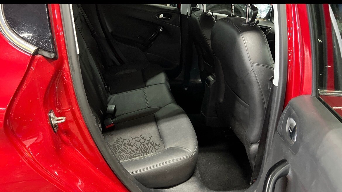 Used Peugeot 208 2014 for sale - 76369557: Photo 8