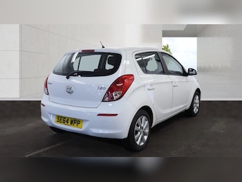Used Hyundai i20 2015 for sale - 79039078: Photo