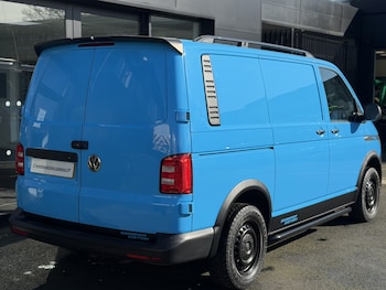 Used Volkswagen Transporter 2018 for sale - 78004527: Photo