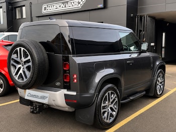 Used Land Rover Defender 2023 for sale - 79329981: Photo