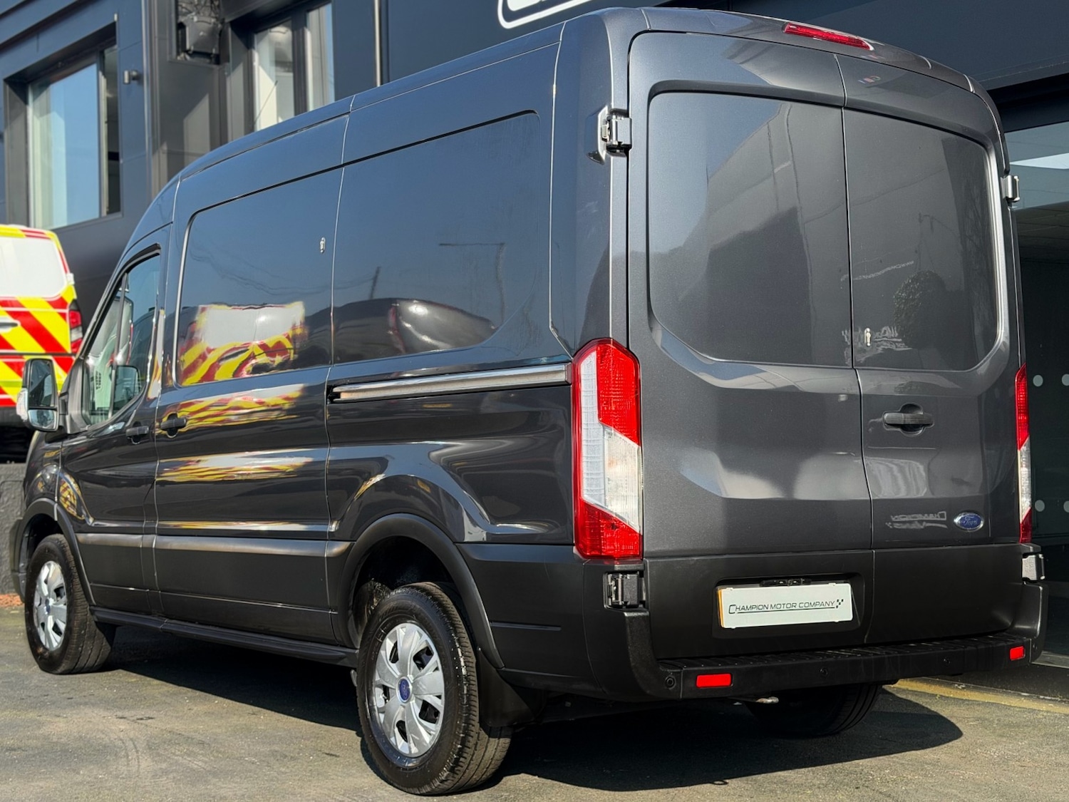 Used Ford Transit 2022 for sale - 77749960: Photo 2