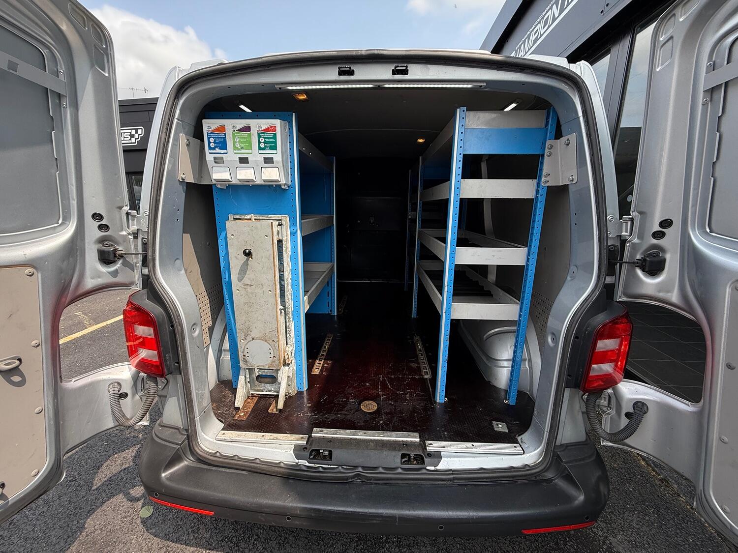 Used Volkswagen Transporter 2017 for sale - 76793114: Photo 29