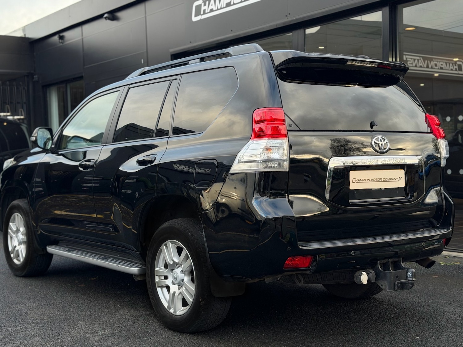 Used Toyota Land Cruiser 2010 for sale - 76692810: Photo 3