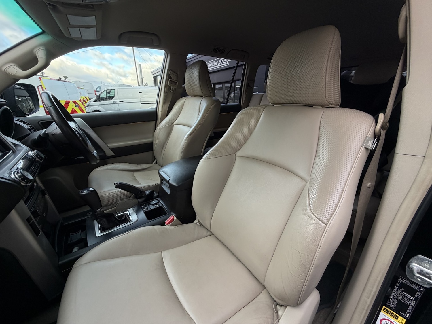 Used Toyota Land Cruiser 2010 for sale - 76692810: Photo 5