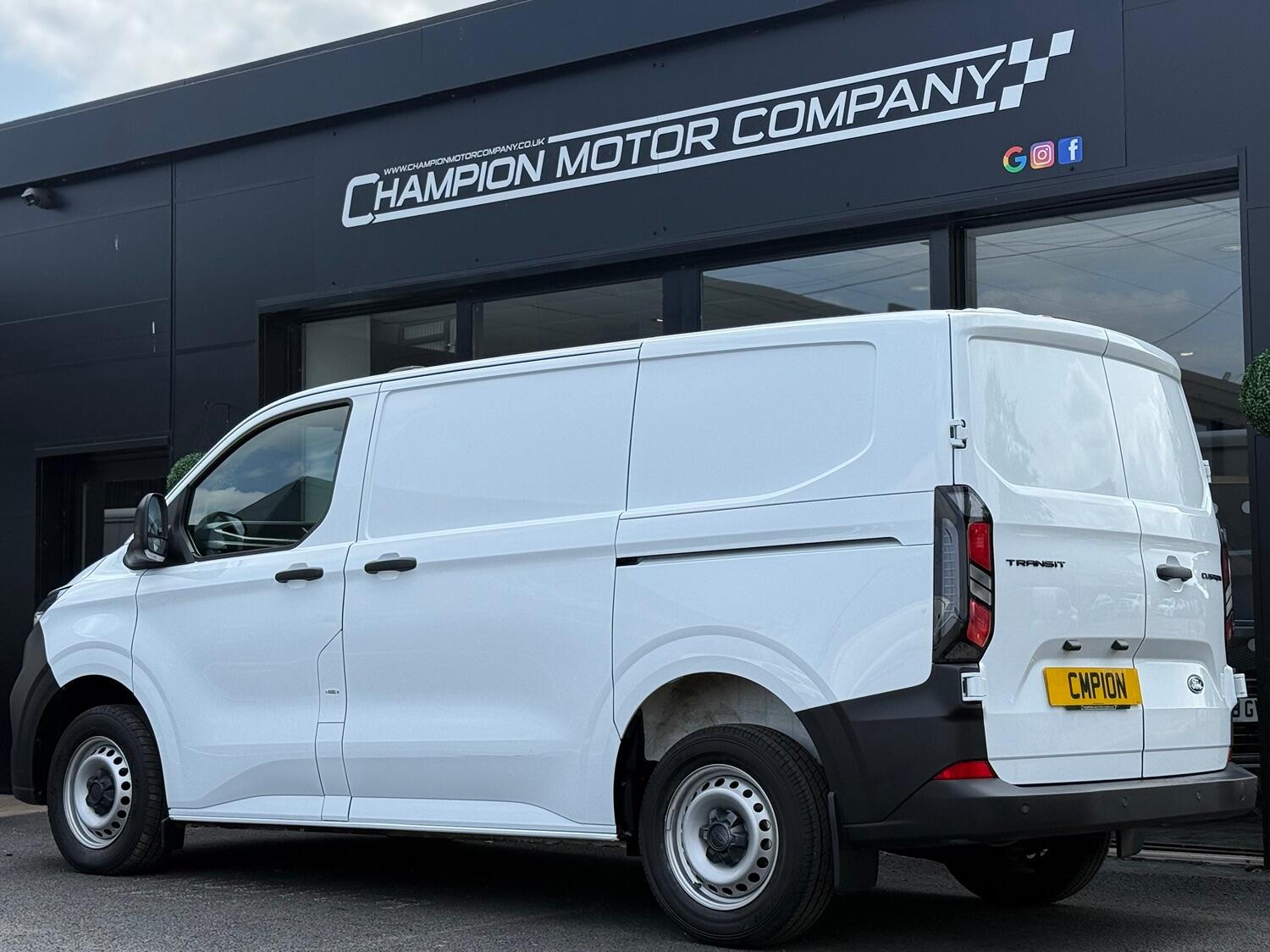 Used Ford Transit Custom 2024 for sale - 76521041: Photo 2