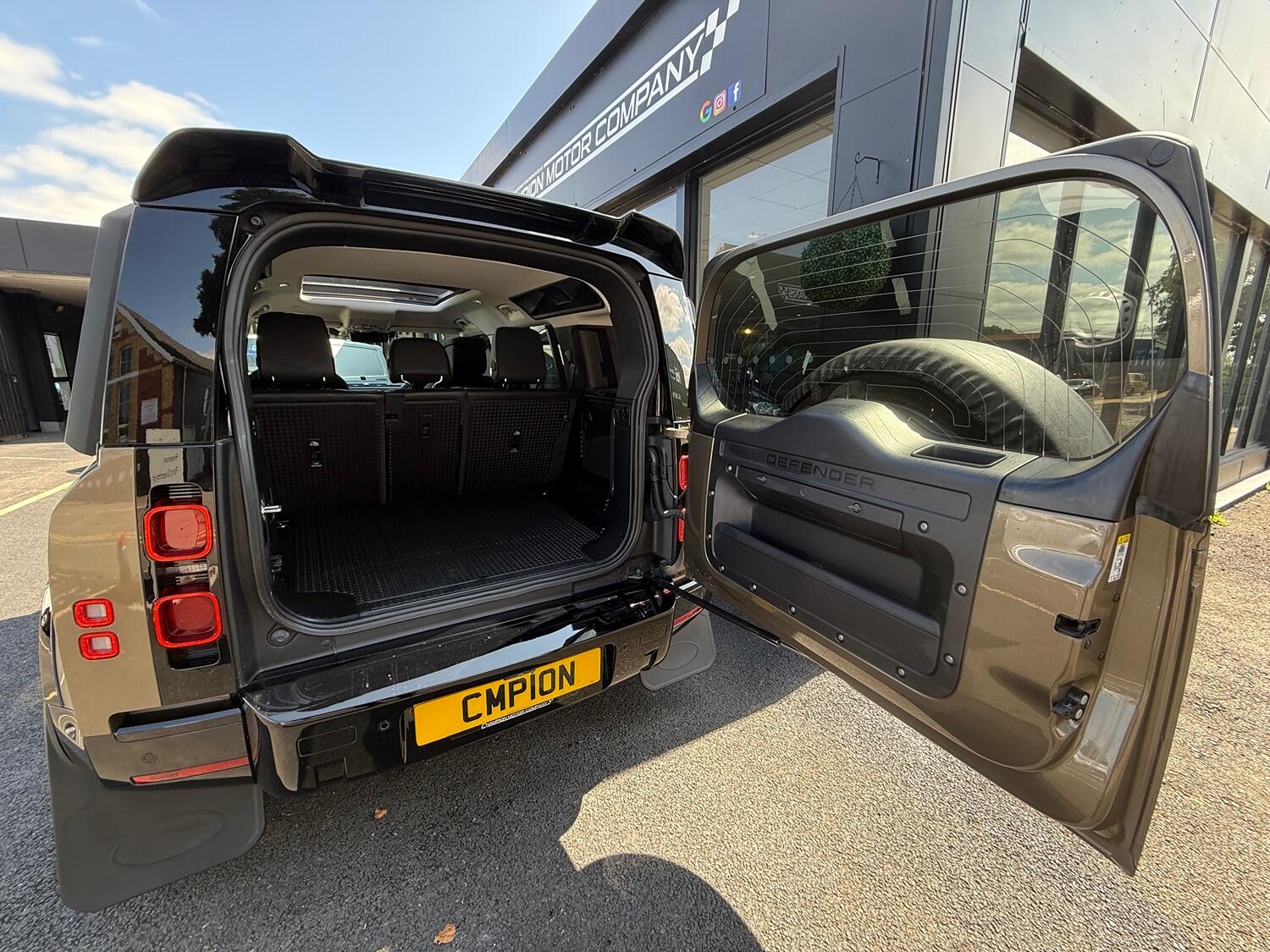 Used Land Rover Defender 110 2020 for sale - 76793112: Photo 15