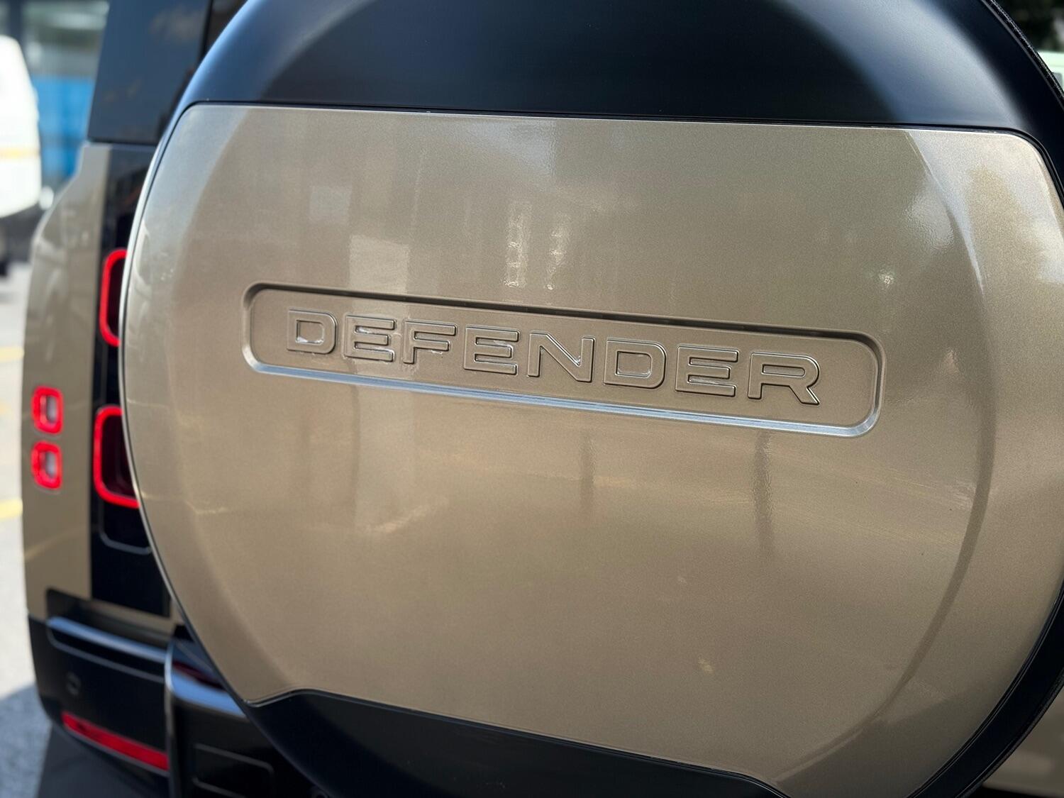 Used Land Rover Defender 110 2020 for sale - 76793112: Photo 44