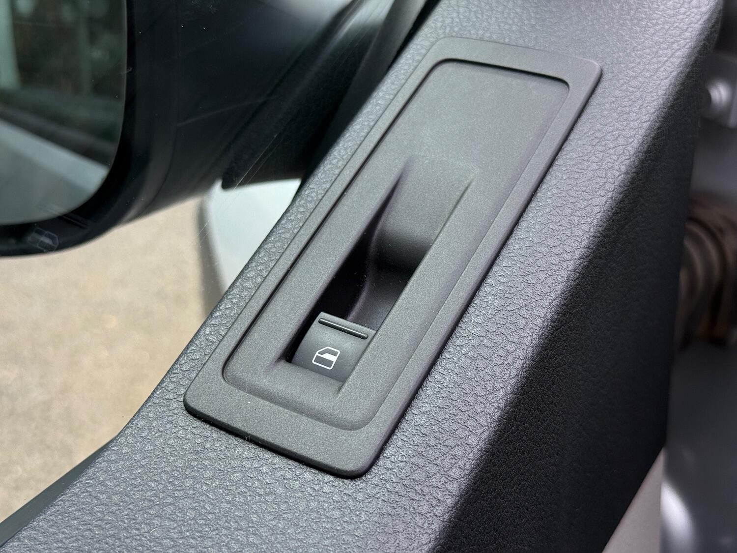 Used Volkswagen Transporter 2017 for sale - 77213376: Photo 12