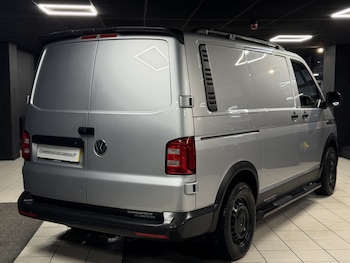 Used Volkswagen Transporter 2017 for sale - 77213376: Photo