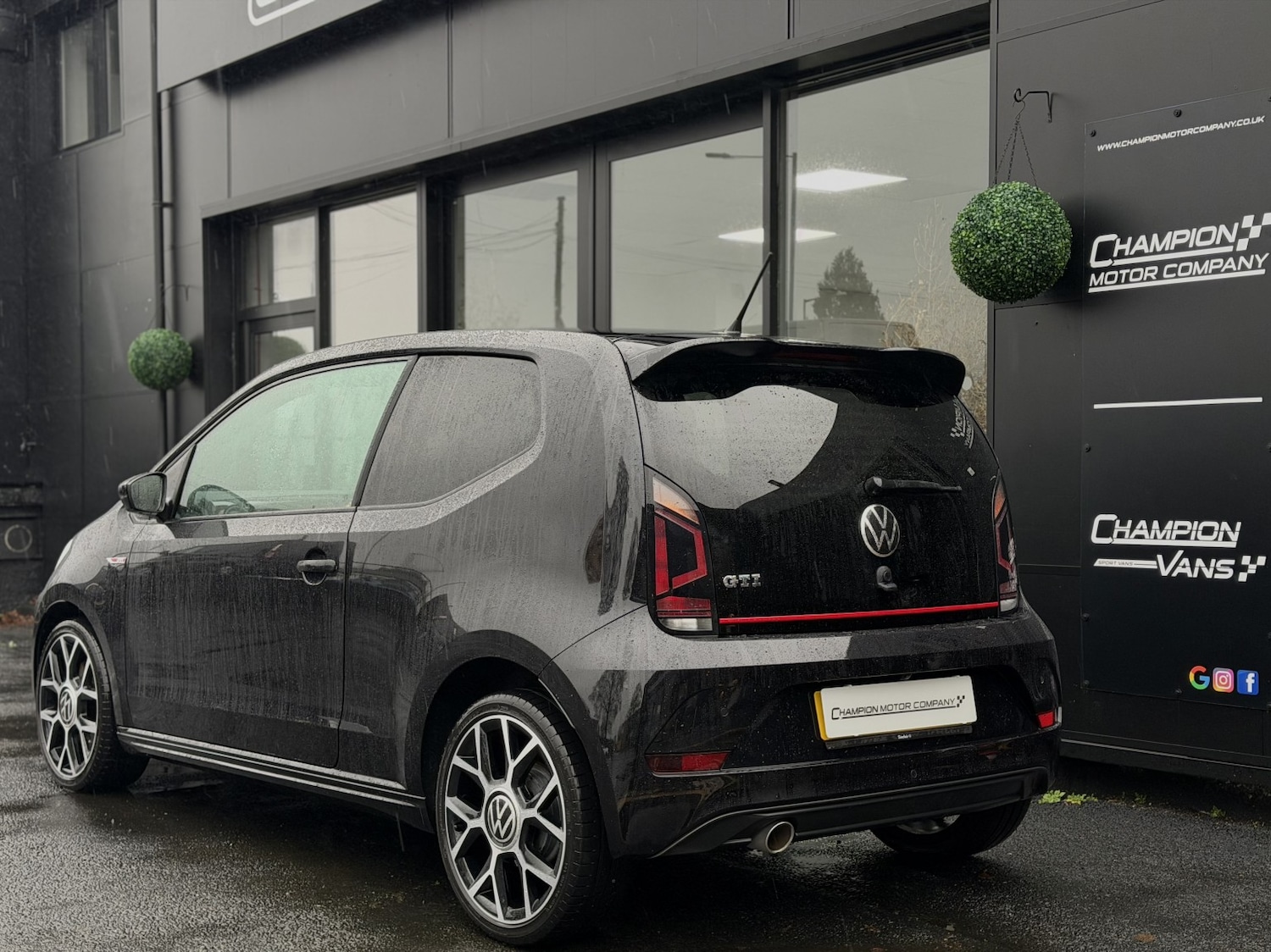 Used Volkswagen up! 2021 for sale - 77423562: Photo 2