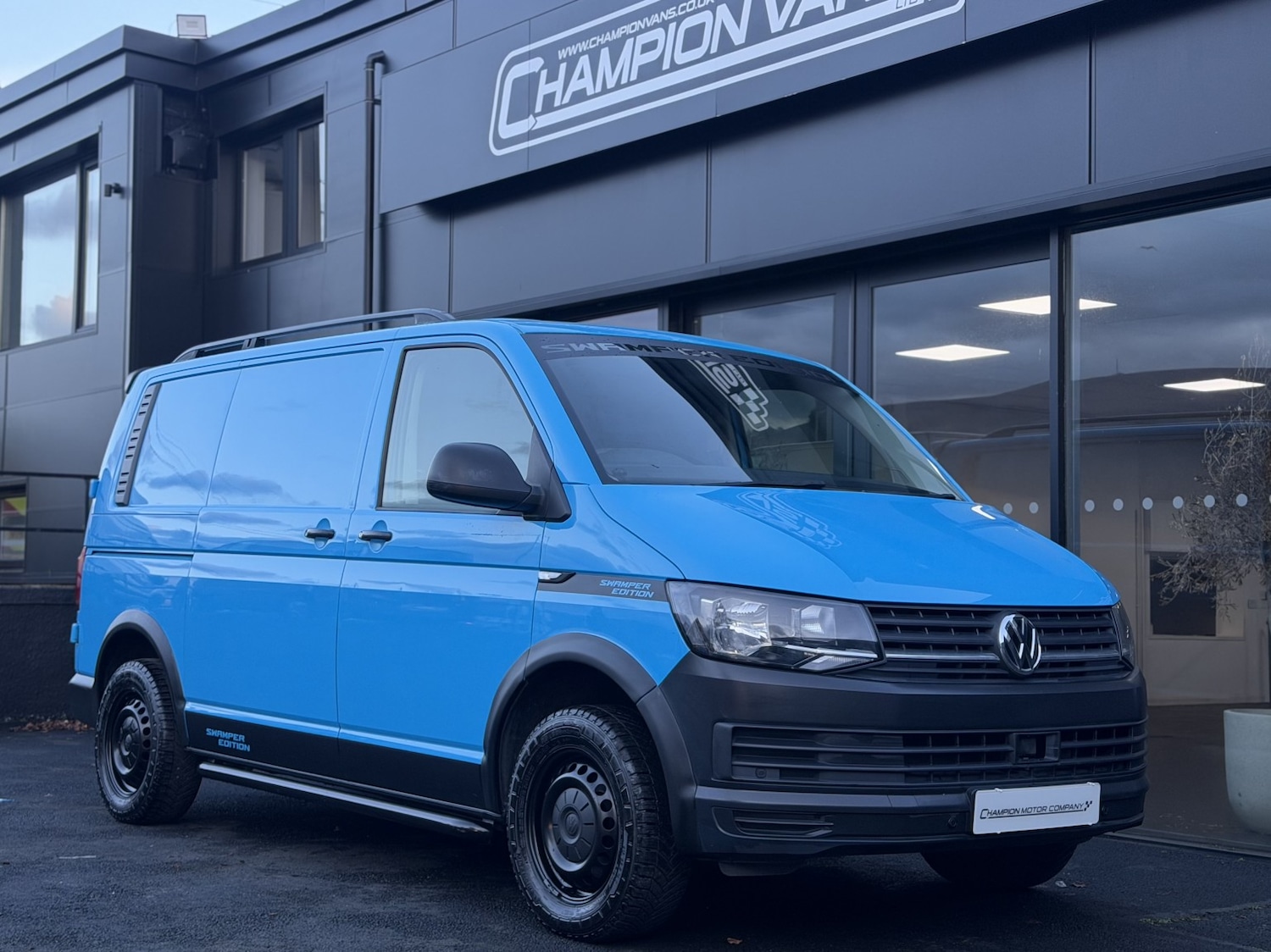 Used Volkswagen Transporter 2018 for sale - 77474807: Photo 1