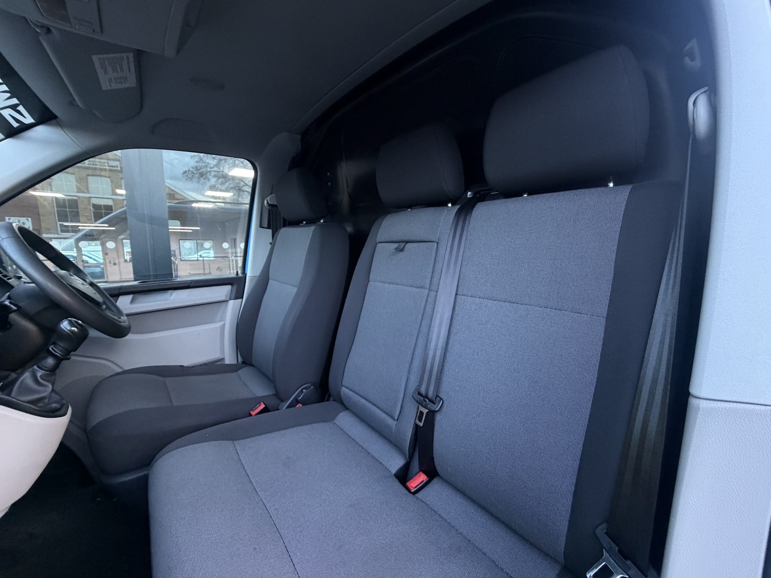 Used Volkswagen Transporter 2018 for sale - 77474807: Photo 10