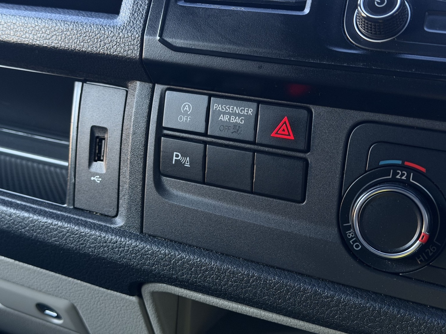 Used Volkswagen Transporter 2018 for sale - 77474807: Photo 12