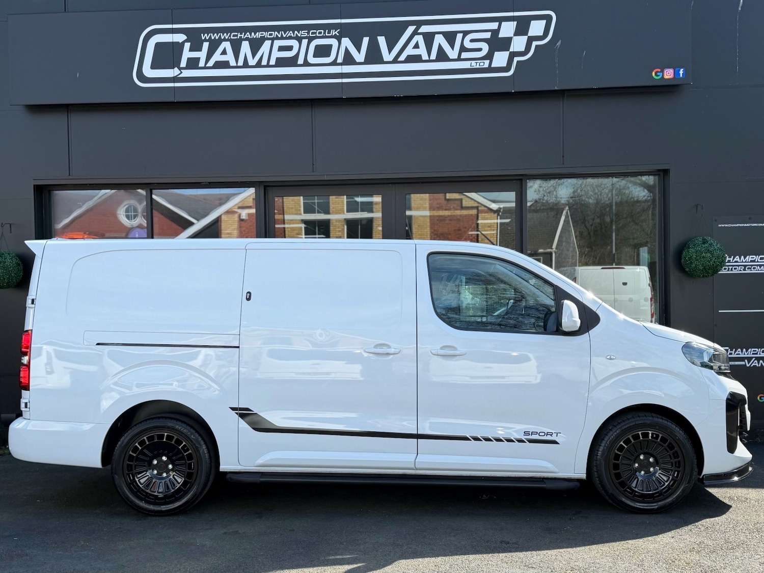 Used Vauxhall Vivaro 2024 for sale - 78168891: Photo 11