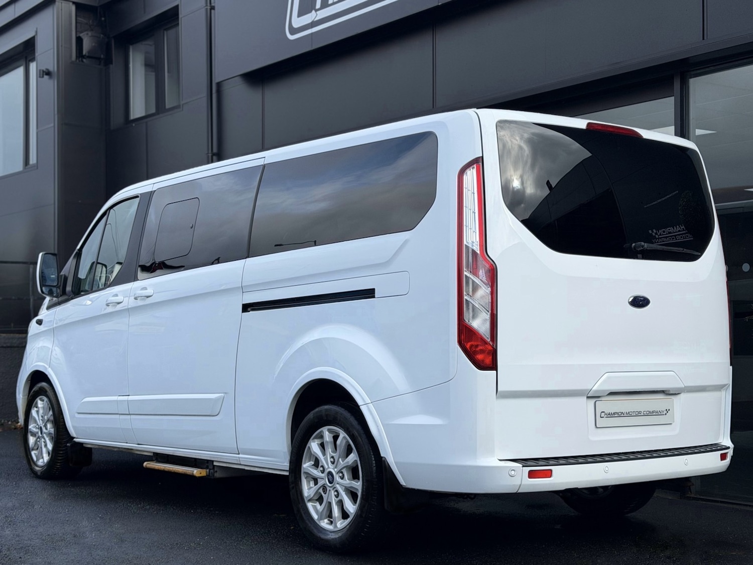 Used Ford Tourneo Custom 2019 for sale - 77536048: Photo 2