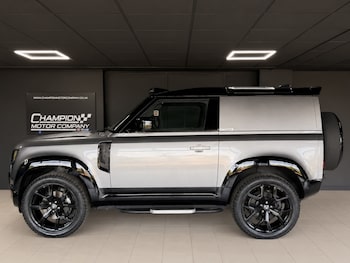 Used Land Rover Defender 2024 for sale - 79467672: Photo