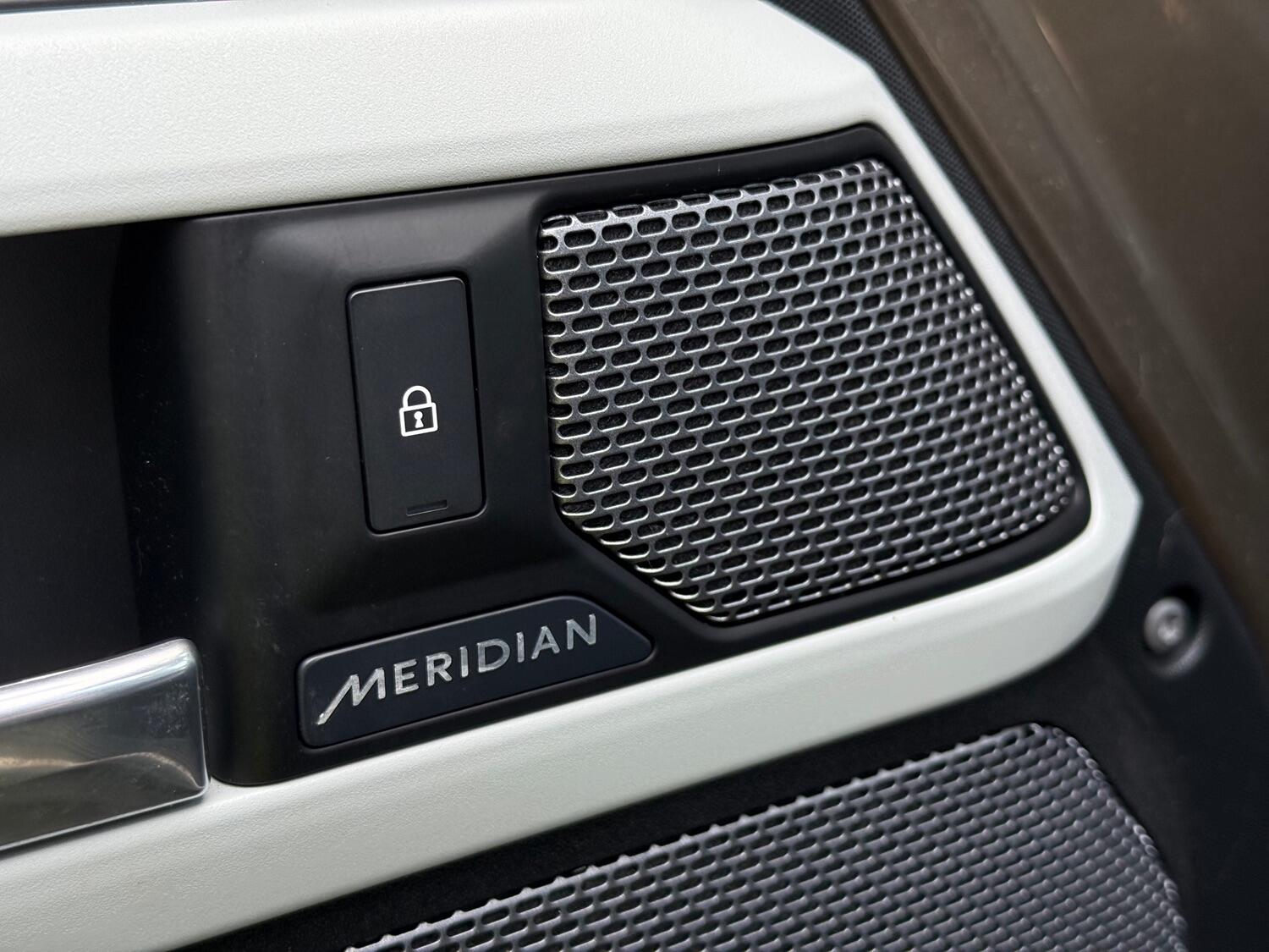 Used Land Rover Defender 2020 for sale - 76979526: Photo 13