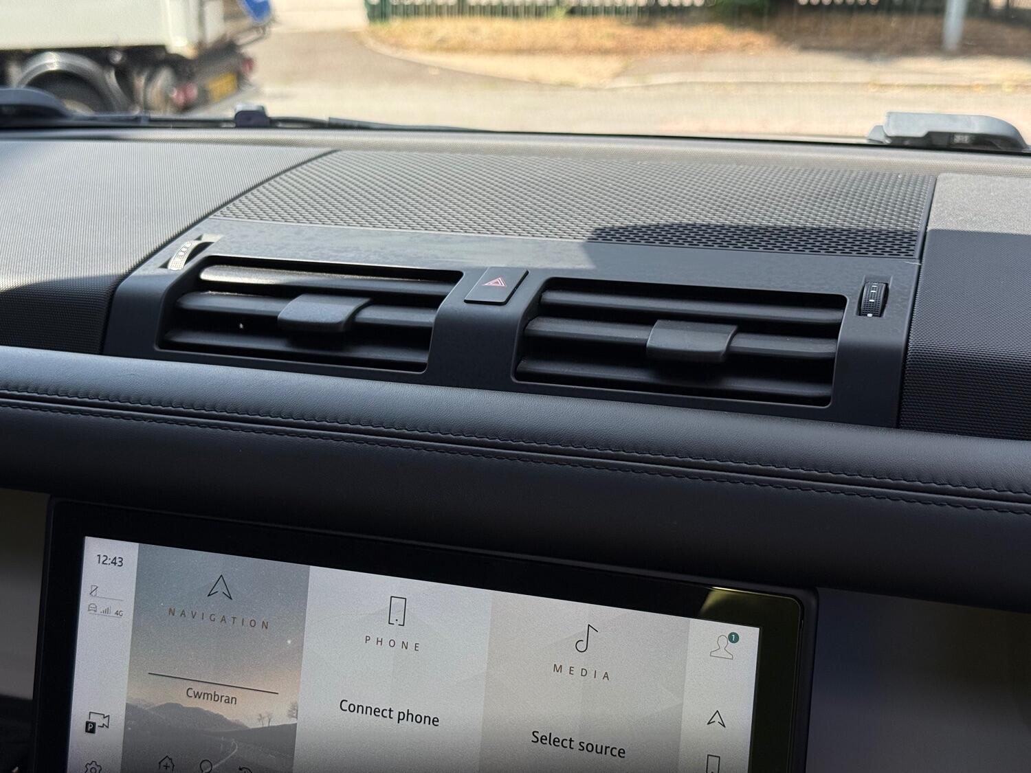 Used Land Rover Defender 2020 for sale - 76979526: Photo 29