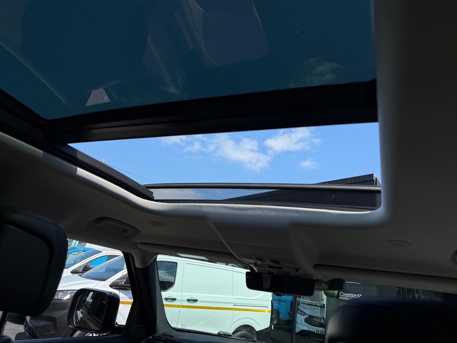 Used Land Rover Defender 2020 for sale - 76979526: Photo 3