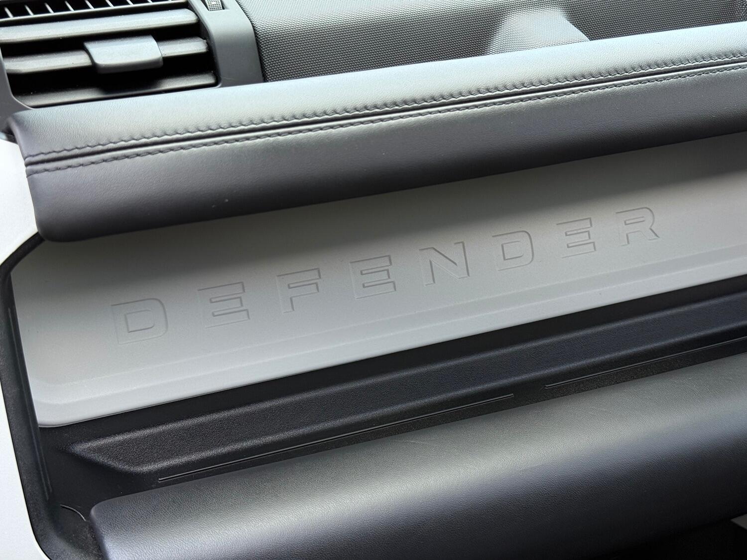 Used Land Rover Defender 2020 for sale - 76979526: Photo 31