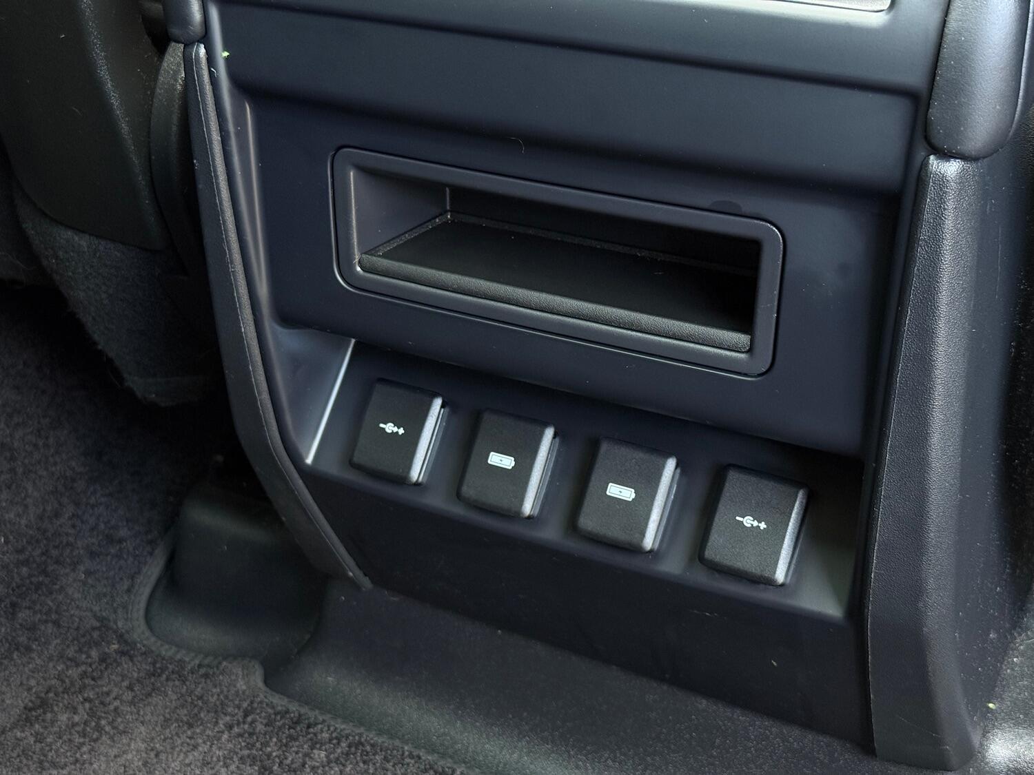 Used Land Rover Defender 2020 for sale - 76979526: Photo 32