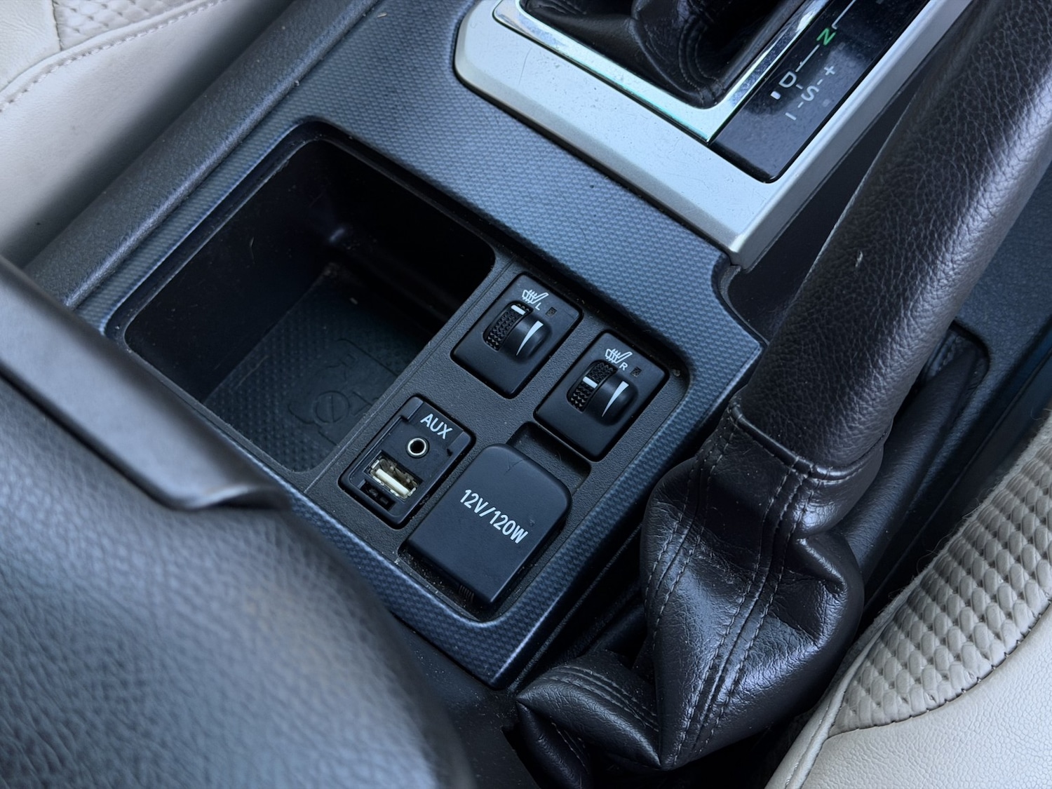 Used Toyota Land Cruiser 2010 for sale - 76799287: Photo 18