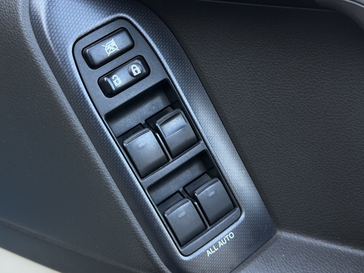 Used Toyota Land Cruiser 2010 for sale - 76799287: Photo 20