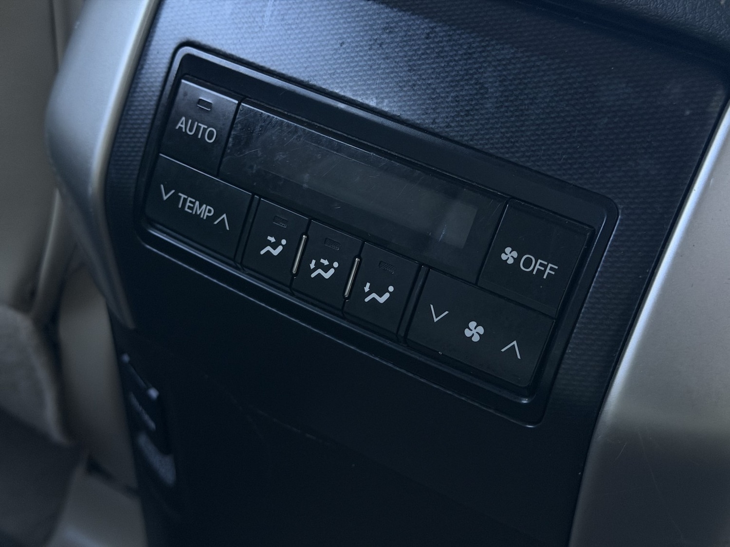 Used Toyota Land Cruiser 2010 for sale - 76799287: Photo 21